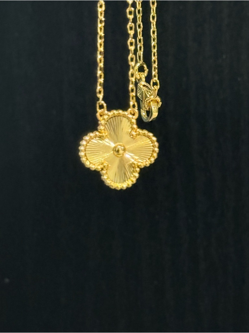Gold Clover Pendant Necklace - Elegant Women's Jewelry